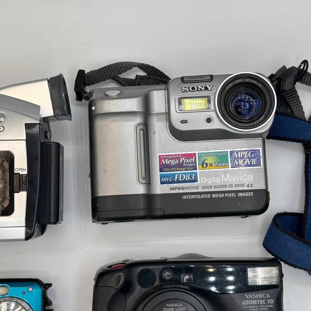 Vintage Camera Lot Sony Digital Mavica MVC-FD83 Yashica Zoomtec 70 Blue UNTESTED